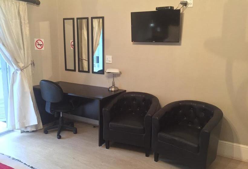 Tranquil House B&b @ 1 College Ave