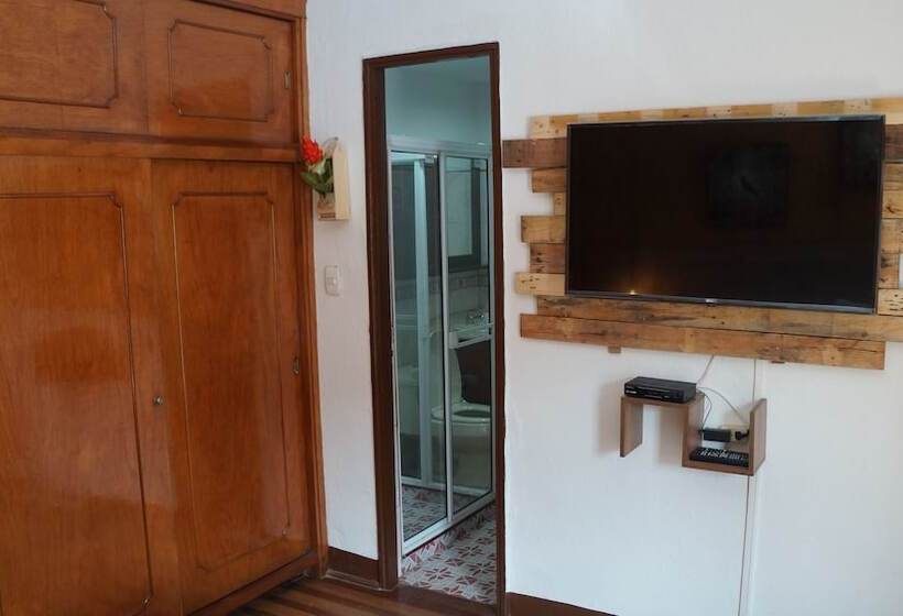 酒店 El Jardin De La 10   Hostel