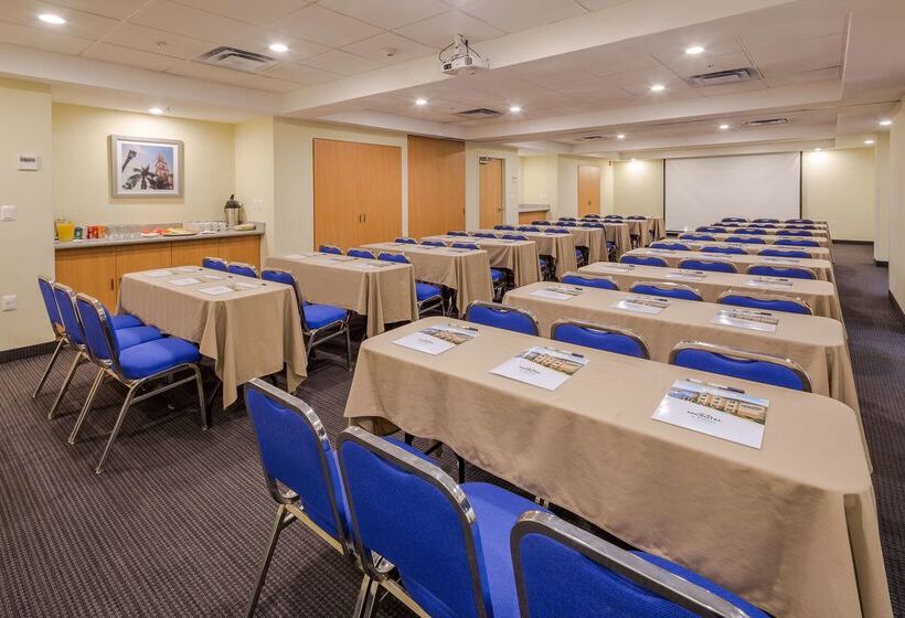 Microtel Inn & Suites By Wyndham Culiacan