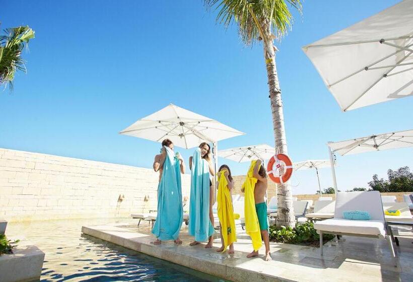 Family Selection at Grand Palladium Select Costa Mujeres Resort & Spa - All Inclusive