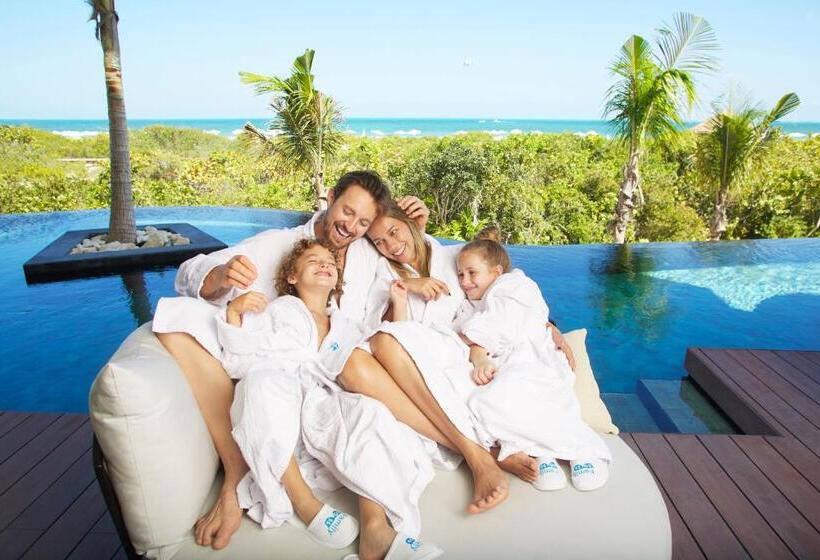 Family Selection at Grand Palladium Select Costa Mujeres Resort & Spa - All Inclusive