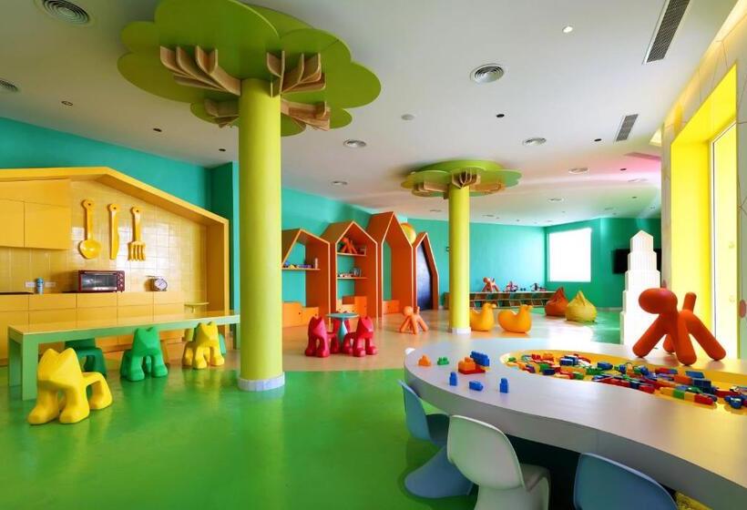 Family Selection at Grand Palladium Select Costa Mujeres Resort & Spa - All Inclusive