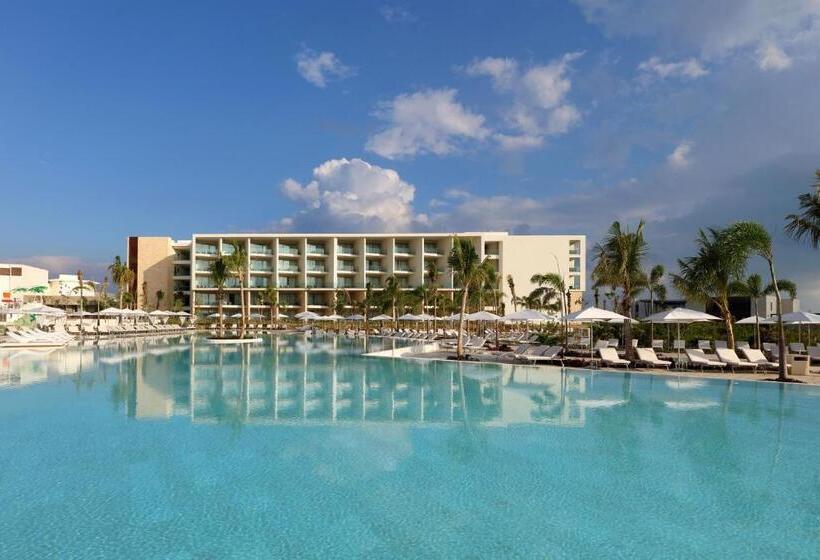 Family Selection at Grand Palladium Select Costa Mujeres Resort & Spa - All Inclusive