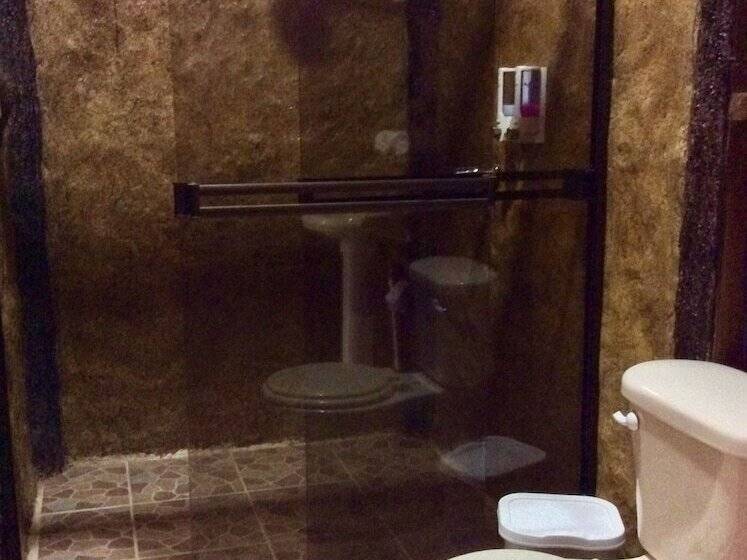 هتل Hidden Paradise Lodge