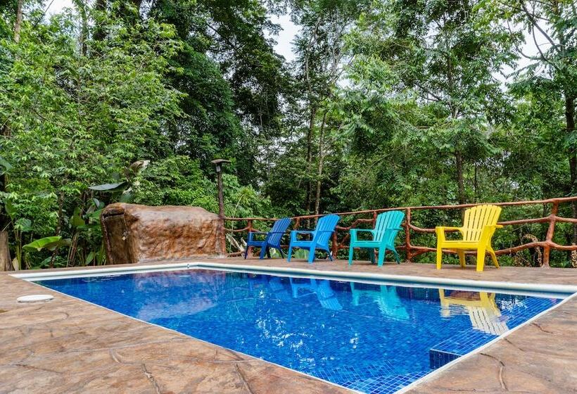 هتل Hidden Paradise Lodge