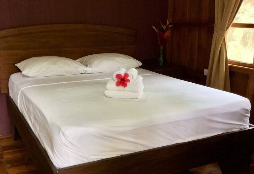 هتل Hidden Paradise Lodge