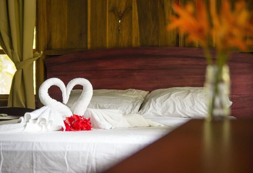 هتل Hidden Paradise Lodge