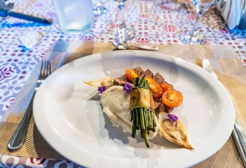 هتل Hidden Paradise Lodge