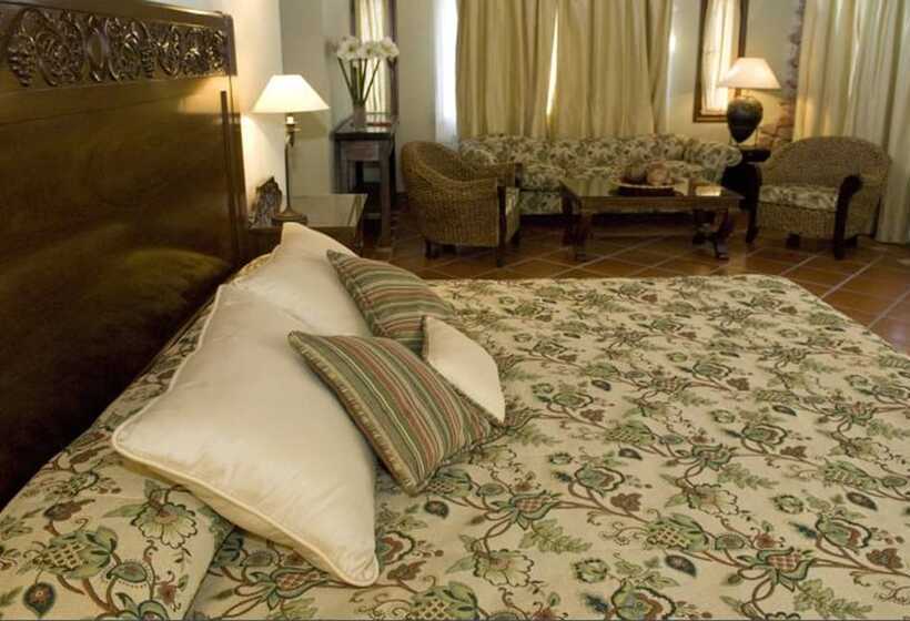 هتل La Casa De La Bodega - Wine Boutique