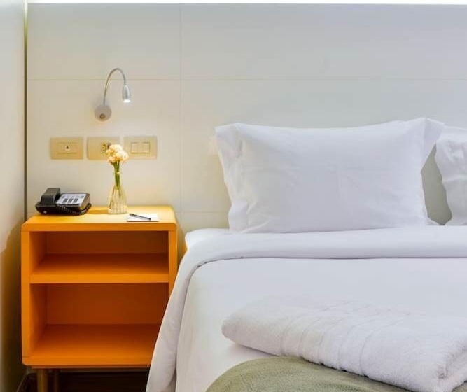 Отель Intercity Anápolis