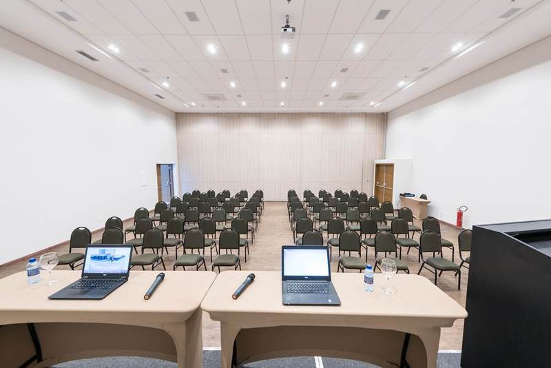 Отель Intercity Anápolis