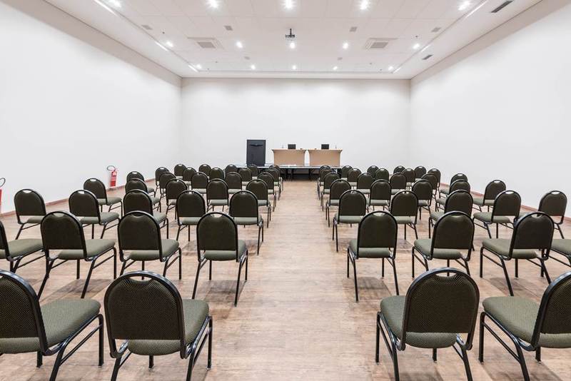 Отель Intercity Anápolis