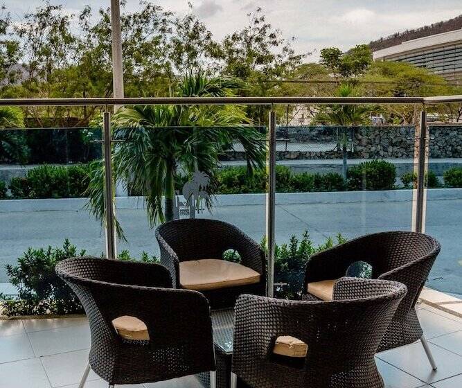 هتل Medellín Rodadero