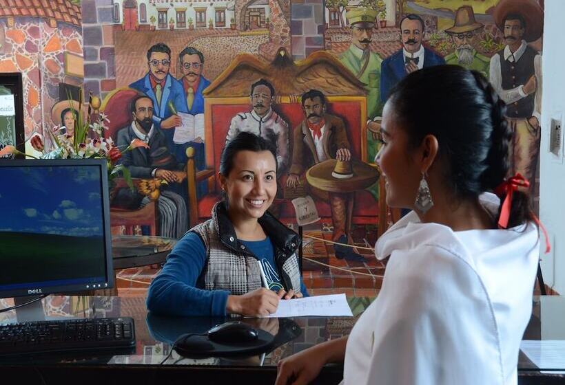 فندق Mision La Muralla