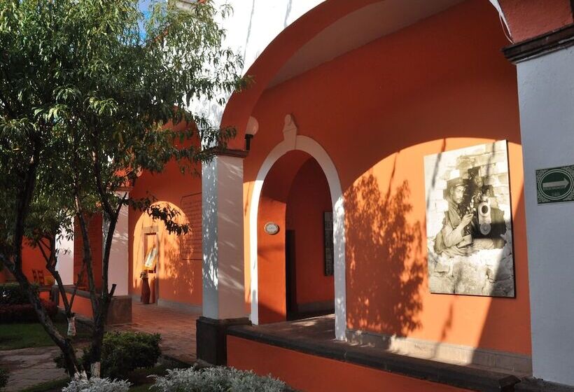 فندق Mision La Muralla