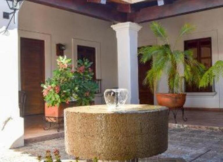 فندق Posada Santa Rita