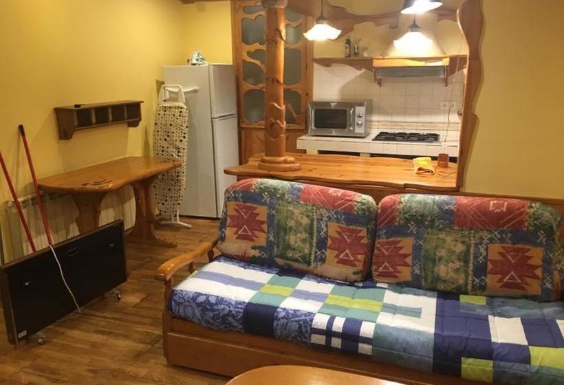 הוסטל Boi Romanic Suites