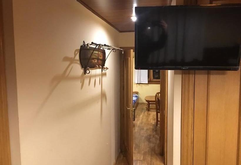 הוסטל Boi Romanic Suites