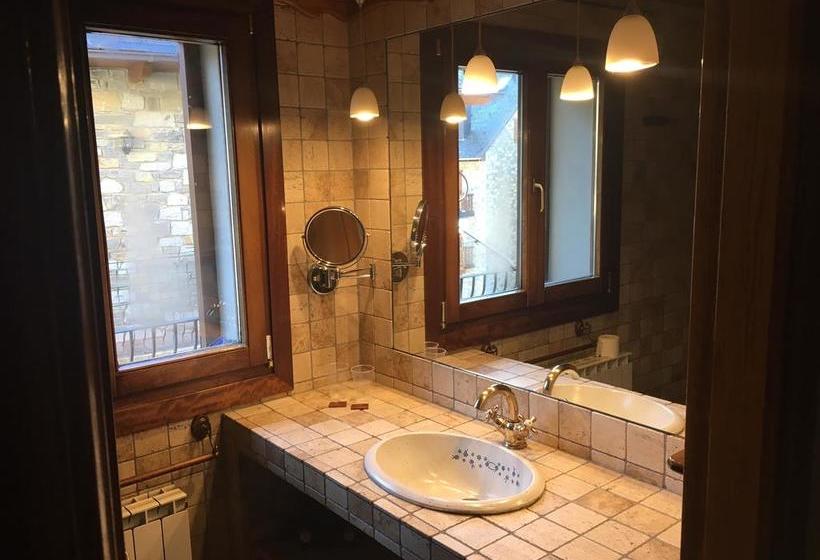 הוסטל Boi Romanic Suites