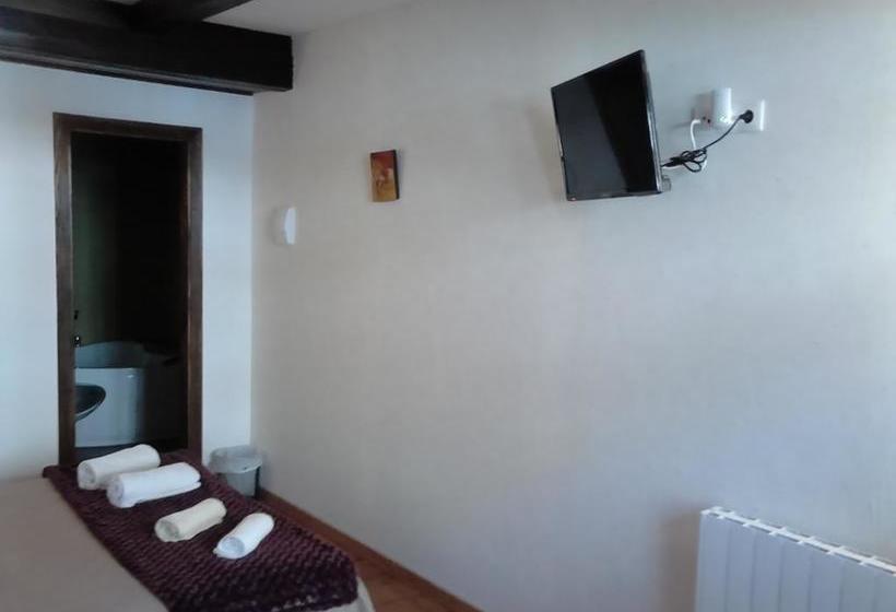 הוסטל Boi Romanic Suites