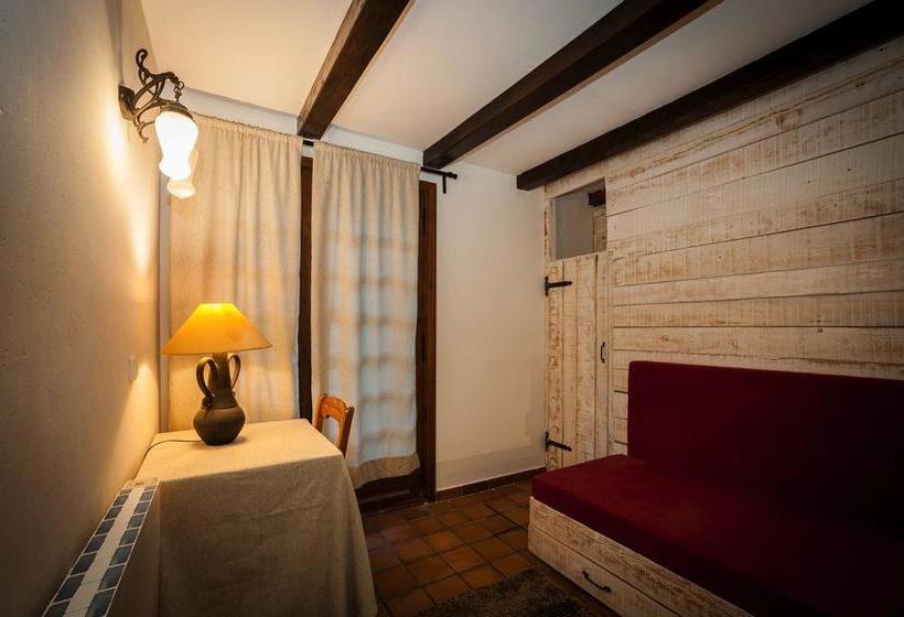 הוסטל Boi Romanic Suites