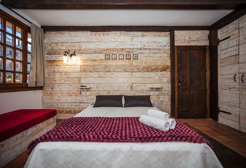 הוסטל Boi Romanic Suites