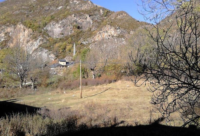 הוסטל Boi Romanic Suites