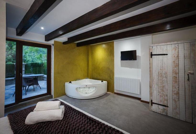 הוסטל Boi Romanic Suites