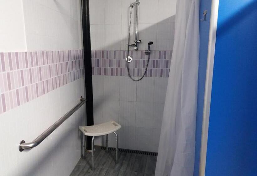 Albergue Monterrey   Hostel