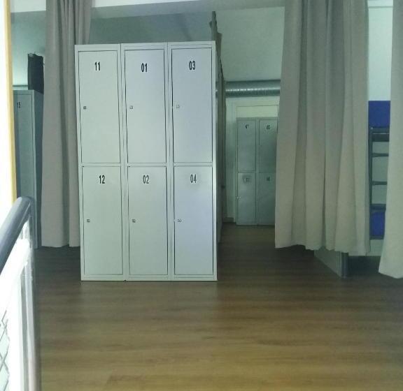 Albergue Monterrey   Hostel