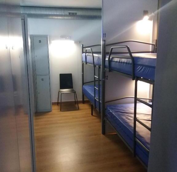 Albergue Monterrey   Hostel