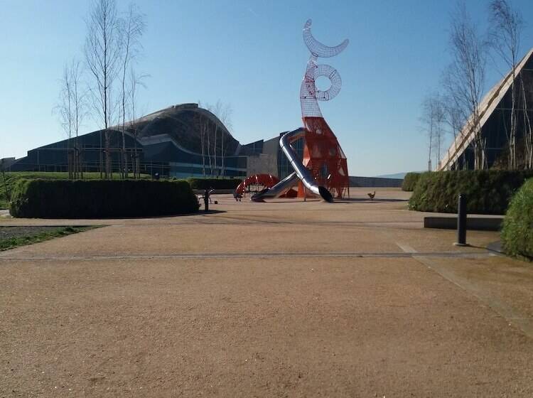 Albergue Monterrey   Hostel