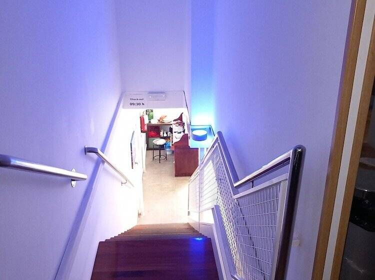 Albergue Monterrey   Hostel