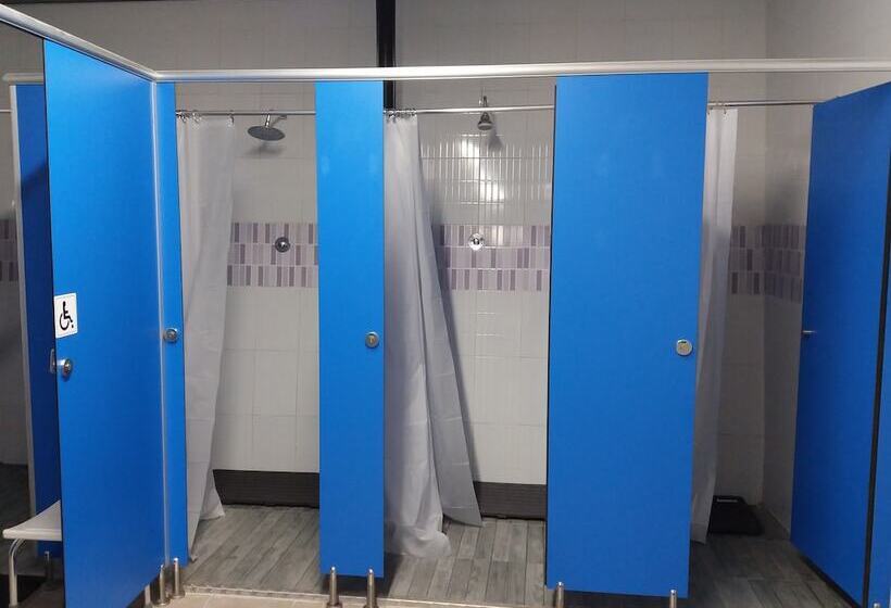 Albergue Monterrey   Hostel