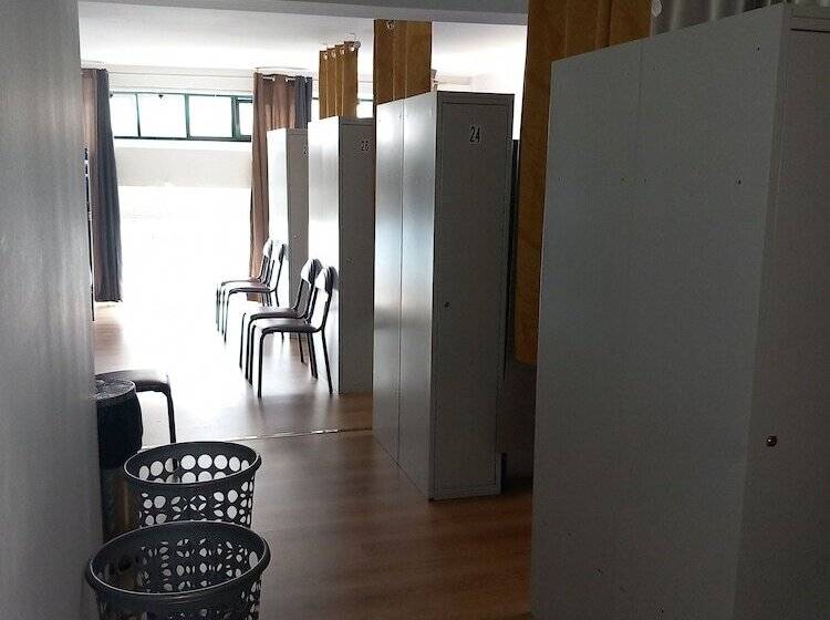 Albergue Monterrey   Hostel