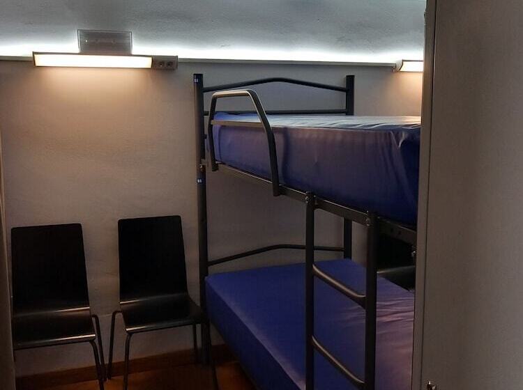 Albergue Monterrey   Hostel