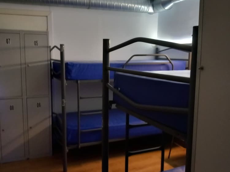 Albergue Monterrey   Hostel