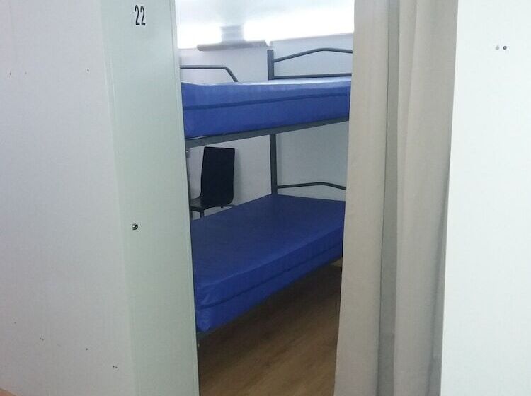 Albergue Monterrey   Hostel