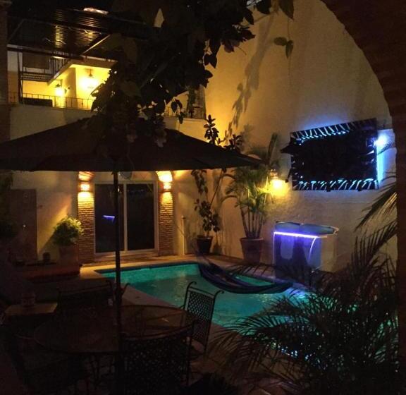 住宿加早餐  Hacienda Escondida Puerto Vallarta