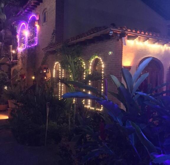 住宿加早餐  Hacienda Escondida Puerto Vallarta