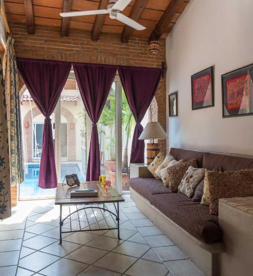 住宿加早餐  Hacienda Escondida Puerto Vallarta