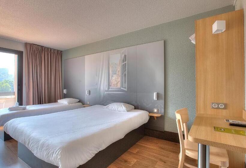 B&b Hotel Villeneuve Loubet Village