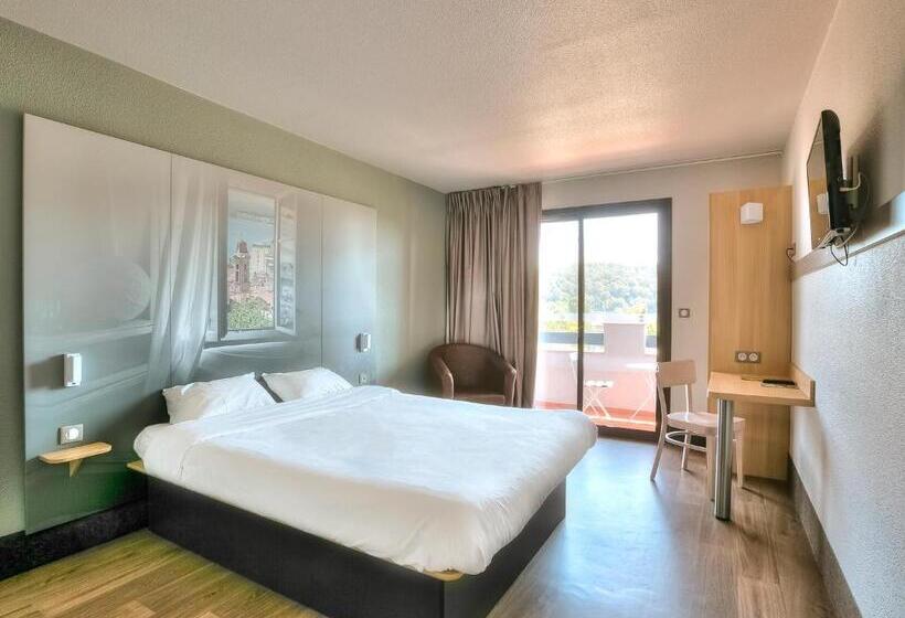 B&b Hotel Villeneuve Loubet Village