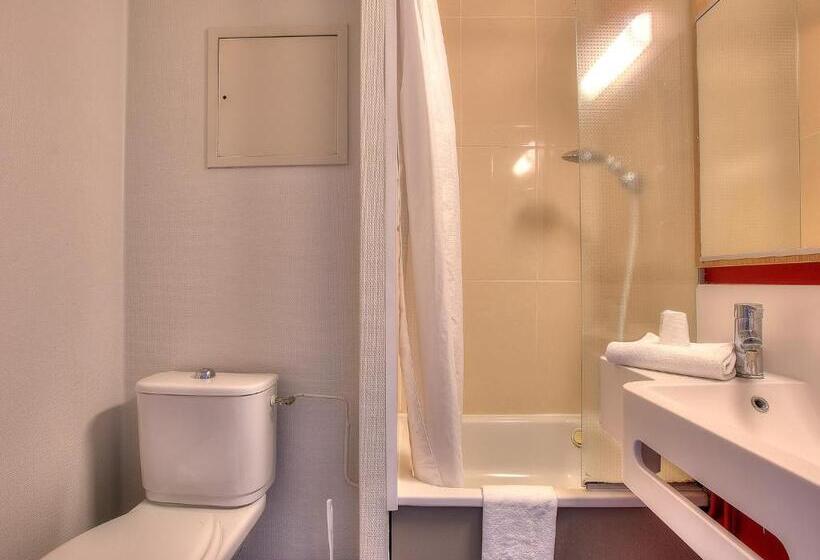 B&b Hotel Villeneuve Loubet Village