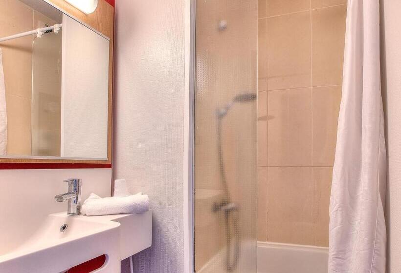 B&b Hotel Villeneuve Loubet Village