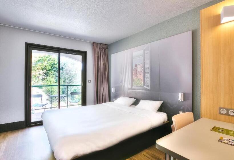 B&b Hotel Villeneuve Loubet Village