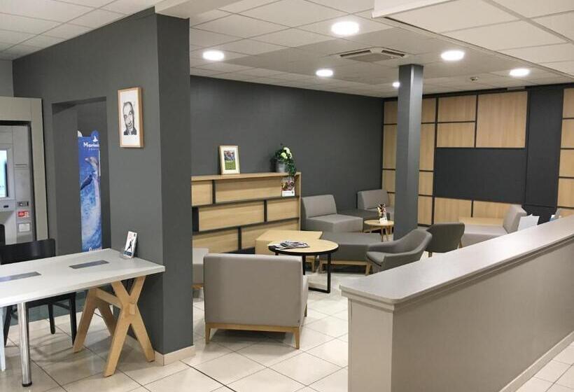 B&b Hotel Villeneuve Loubet Village