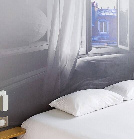 B&b Hotel Villeneuve Loubet Village