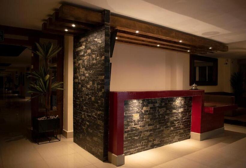 Capital O Hotel Casa Blanca