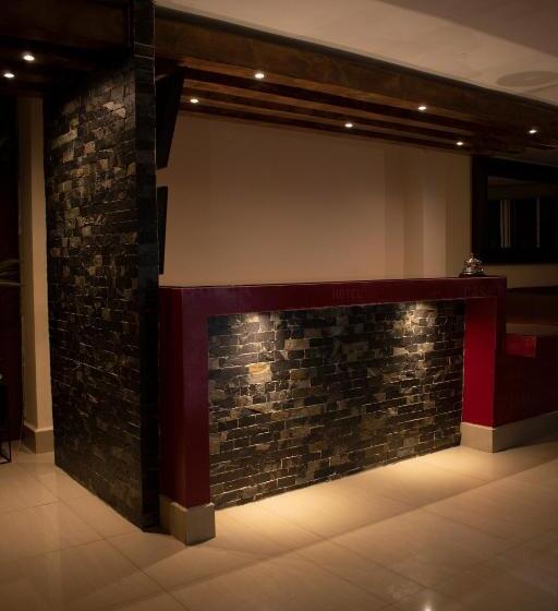 Capital O Hotel Casa Blanca